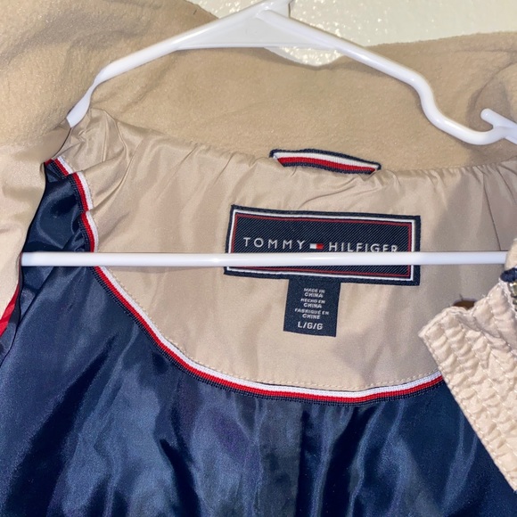 Tommy Hilfiger Women’s Classic Quilted Jacket - Picture 8 of 10